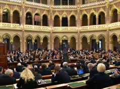 Meghosszabbították a koronavírus-járvány elleni védekezésről szóló törvény hatályát