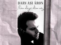 Sokak történetét mesélte el színészként, most sajátját is bemutatja zenéjében Darvasi Áron