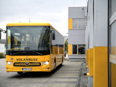 Jármű-fiatalítás a távolsági közlekedésben is: megérkeztek a Volánbusz új, Mercedes-Benz Intouro M típusú autóbuszai