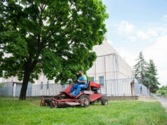 Érdekes, hogy csak a zuglói fű hossza okoz akkora problémát a Fidesz közeli médiumoknak, hogy komoly lejárató kampányba kezdjenek.