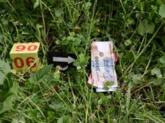 TAGADOTT, DE VÉRES VOLT A KEZE ÉS RUHÁJA