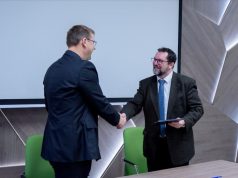 Együttműködési megállapodást írt alá a Neumann János Egyetem és az Avius illetve a Lovász Forgácsoló Kft.