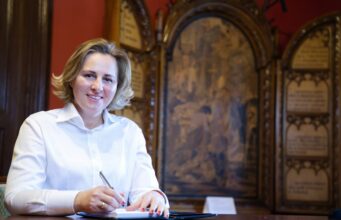 SZÁMOS TERÜLETEN TÁMOGATJA A KECSKEMÉTIEKET A VÁROSVEZETÉS