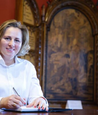 SZÁMOS TERÜLETEN TÁMOGATJA A KECSKEMÉTIEKET A VÁROSVEZETÉS