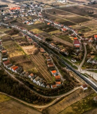 Hajós: a pincefalu öröksége és a jövő építése a Sváb-sarok erejével