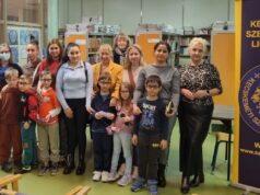 8 első osztályos kisgyermek számára ajándékozott szemüveget a Kecskeméti Szent László Lions Club