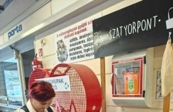 Cédrus-textilzsákok segítik a környezettudatos vásárlást a Budai utcai piacon